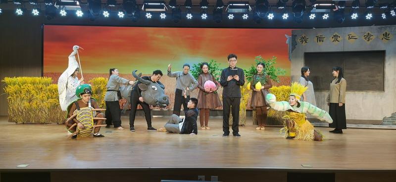 杨惟义 1.jpg