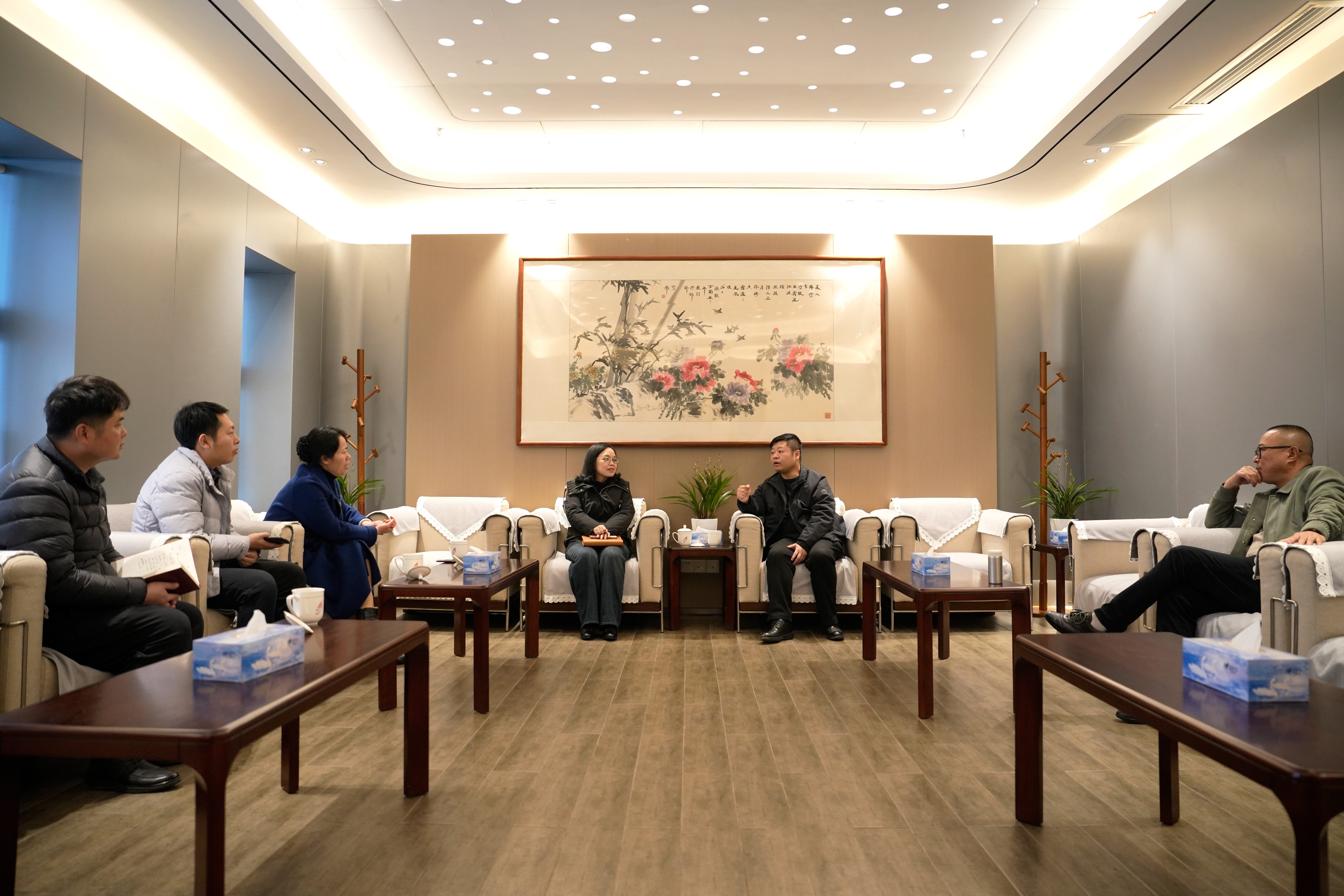 青山湖区人大一行.jpg